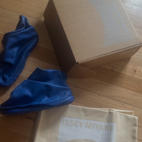 Camper x ISSEY MIYAKE - Peu Form
Blue Leather Ankle Boots - Picture 1 of 4